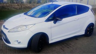 Ford Fiesta esta en perfecto estado