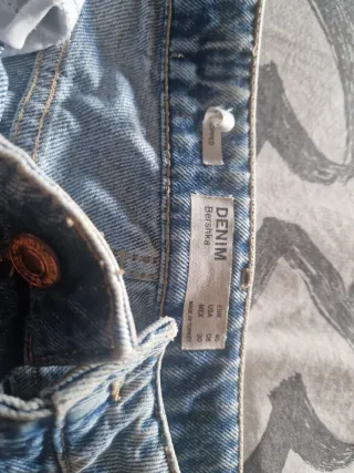 Pantalón vaquero Bershka desgastado talla 40