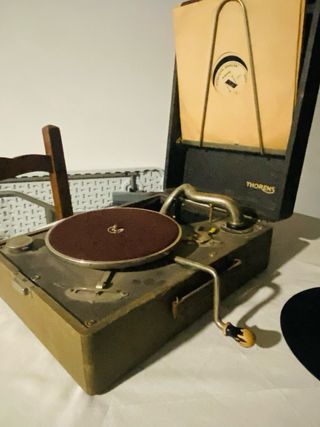 Gramófono Thorens Antiguo