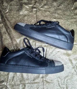 Scarpe Skechers nere con strass
