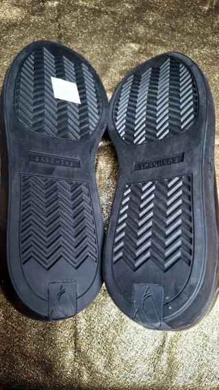 Scarpe Skechers nere con strass