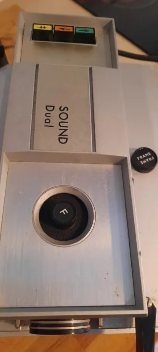 Proyector Super 8 Intersound