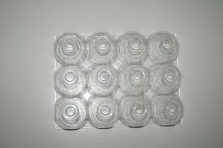 Suporte para 12 ovos em plástico transparente