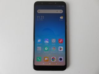 Xiaomi Redmi 5 Plus + copertina