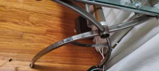 Mesa de ordenador cristal y metal