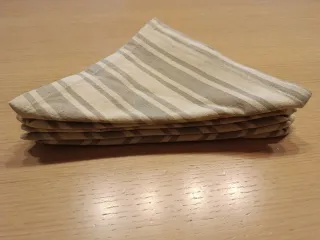 Juego 6 servilletas y portaservilletas de madera