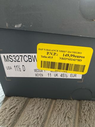 Zapatillas New Balance Negras y Blancas talla 45.5