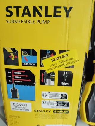 Bomba Sumergible Stanley 700W Agua Limpia