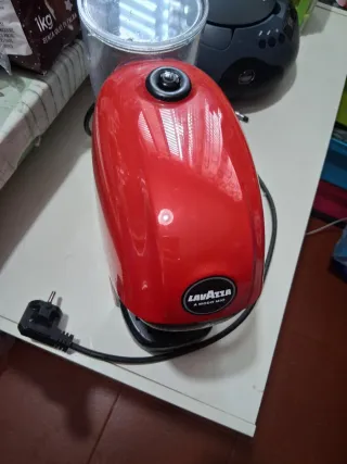 Macchina Caffè Lavazza A Modo Mio Rossa