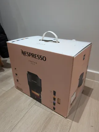 Cafetera Nespresso Vertuo Pop Negra + Cápsulas