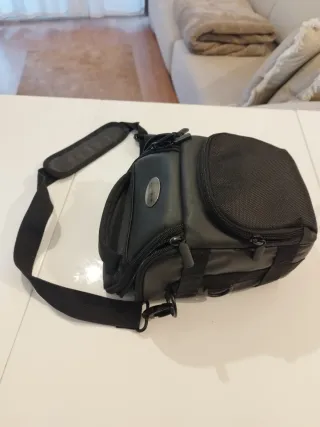 Cámara Canon EOS R50 + Micrófono + Trípode