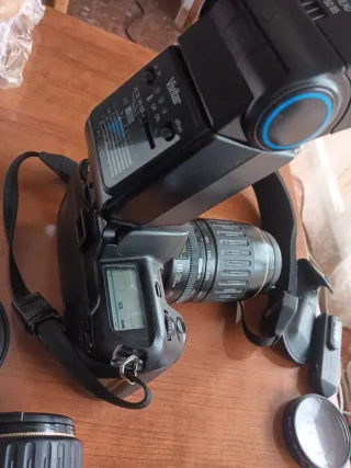 Cámara Canon EOS 10 con 2 objetivos