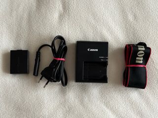 Canon EOS 1200D + Objetivo EF-S 18-55mm. NUEVO