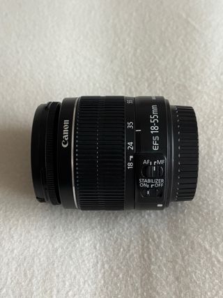 Canon EOS 1200D + Objetivo EF-S 18-55mm. NUEVO
