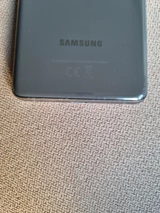 Samsung Galaxy S20+ 5G con caja y funda