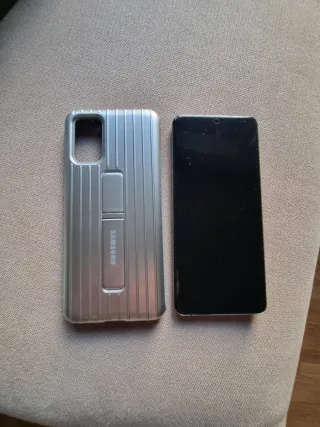 Samsung Galaxy S20+ 5G con caja y funda