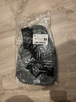 Mochila gris sin estrenar