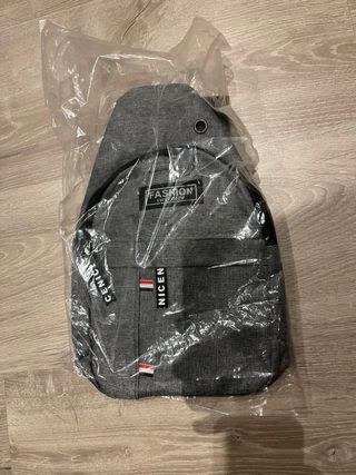 Mochila gris sin estrenar