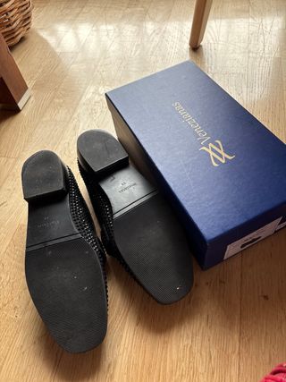 Mocasines negros con strass negro y hebilla