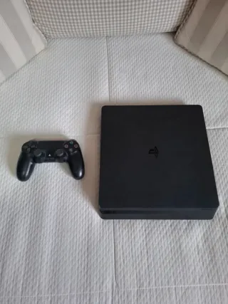 PS4 (Playstation 4) con 2 Dualshocks