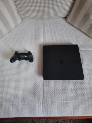 PS4 (Playstation 4) con 2 Dualshocks