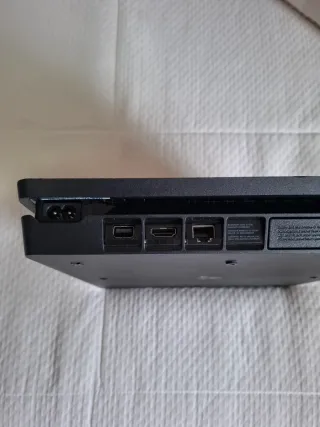 PS4 (Playstation 4) con 2 Dualshocks