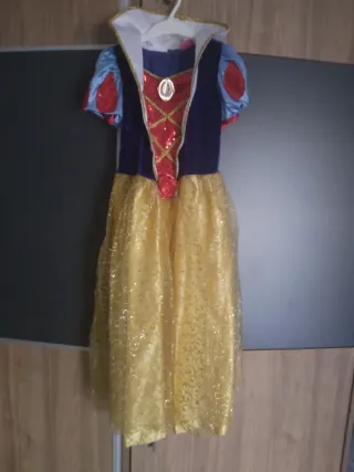 Disfraz Blanca Nieves con Capa