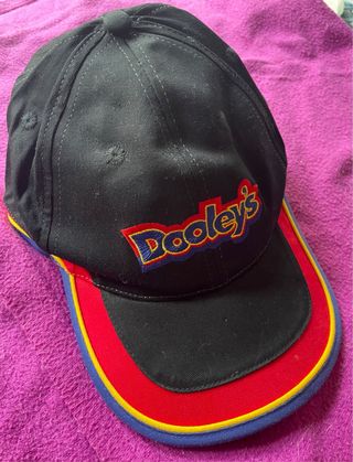 Gorra/Visera Dooley's Negra y Roja