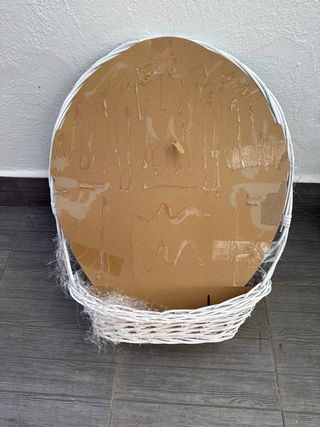 Cesta mimbre blanca ,ideal para rellenar y regalo.
