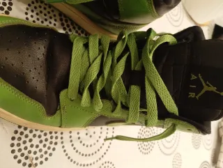 Nike Air Jordan Mid Verdes y Negras