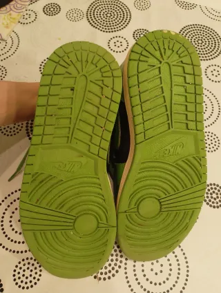 Nike Air Jordan Mid Verdes y Negras