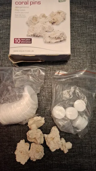 Coral Pins y bases para esquejado de coral marino
