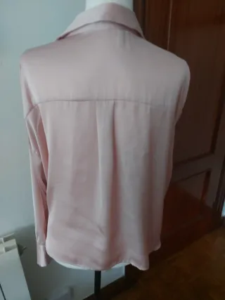 Camisa rosa satinada