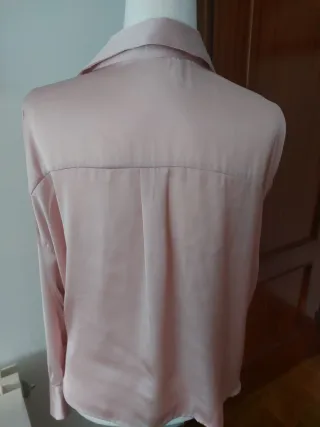 Camisa rosa satinada
