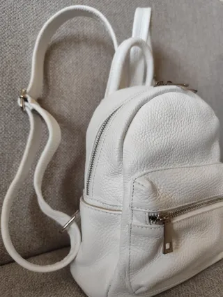Mochila NUEVA de Piel blanca