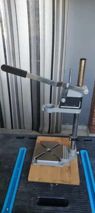 Columna taladro orificios verticales y mordaza