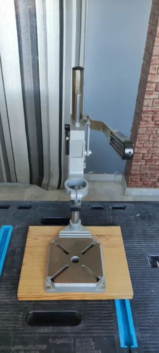 Columna taladro orificios verticales y mordaza