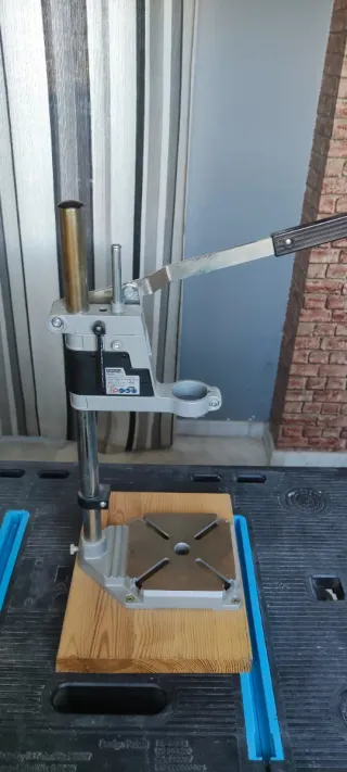 Columna taladro orificios verticales y mordaza