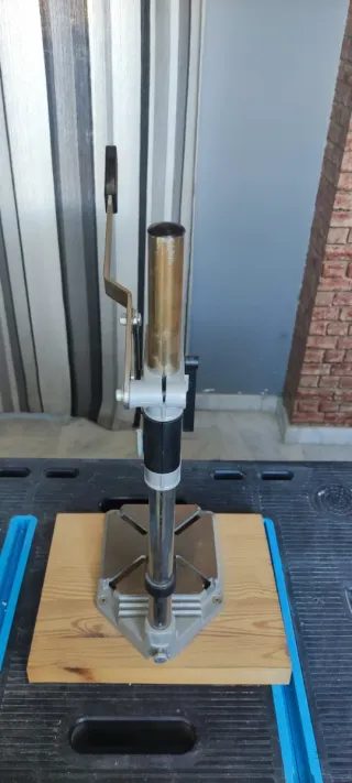 Columna taladro orificios verticales y mordaza