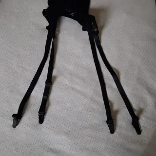 Body con giarrettiere e calze a rete