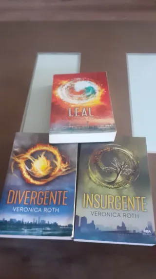 Divergente (INFANTIL Y JUVENIL) (Spanish Edition)