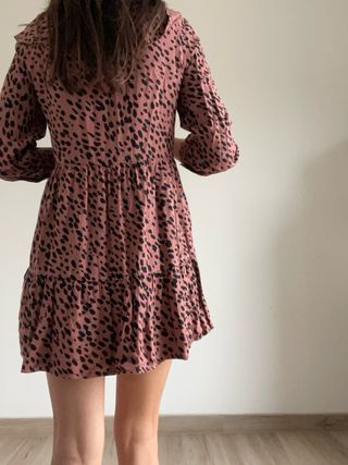 Vestito Zara con balze animalier rosa e nero