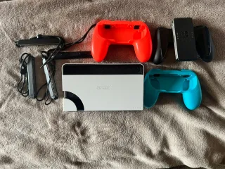 Nintendo Switch OLED Bianca - Molto curata + molto altro