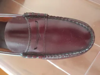 Zapatos castellanos de piel color burdeos