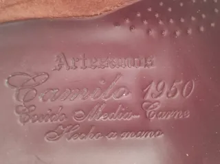 Zapatos castellanos de piel color burdeos