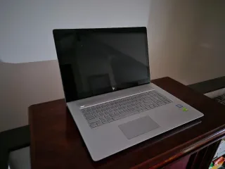 Portátil HP Envy 17 AE1XX