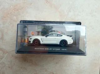 Mustang Shelby GT350R 2016. Coche miniatura