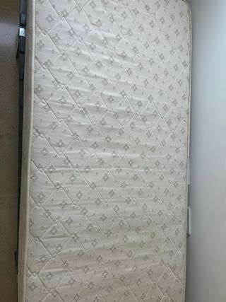 Somier con patas y colchón cama 90