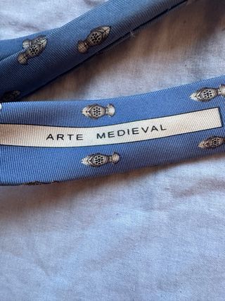 Corbata Loewe Colección Arte Medieval