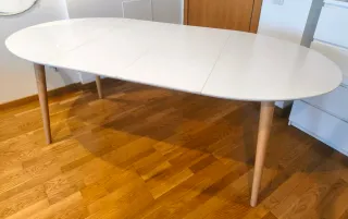Mesa extensible ovalada blanca nórdica